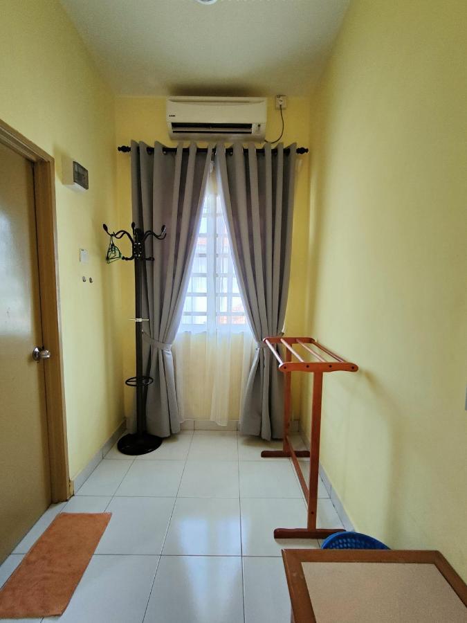 קואלה טרנגאנו Homestay Roma Suite מראה חיצוני תמונה