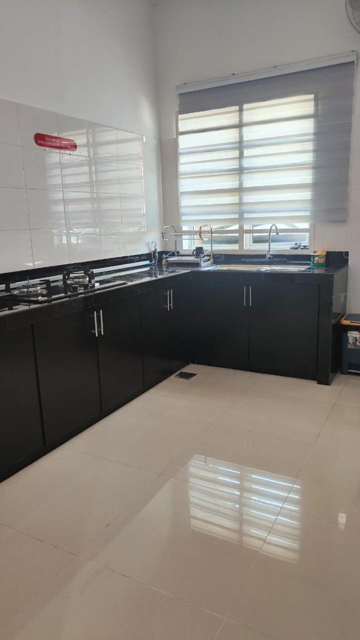 קואלה טרנגאנו Homestay Roma Suite מראה חיצוני תמונה