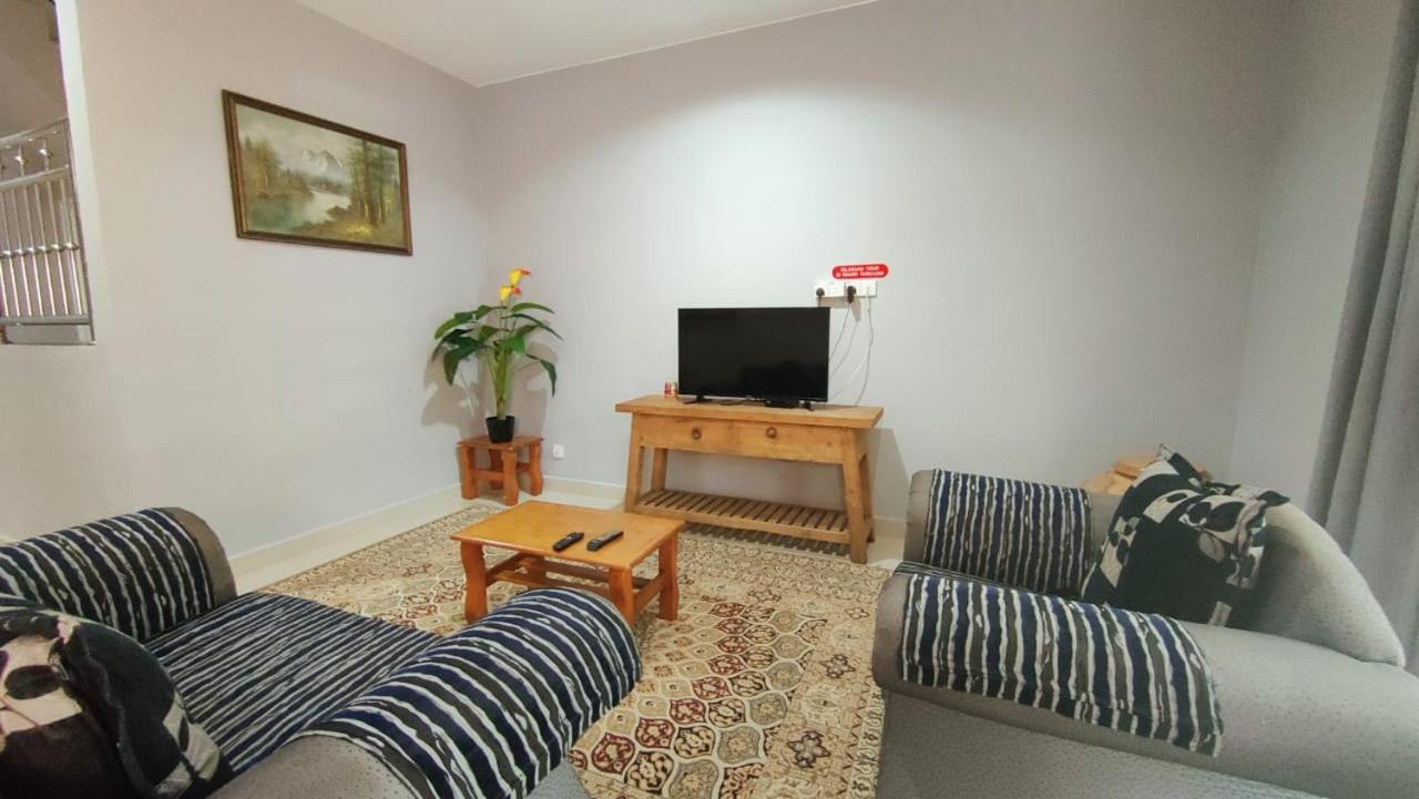 קואלה טרנגאנו Homestay Roma Suite מראה חיצוני תמונה