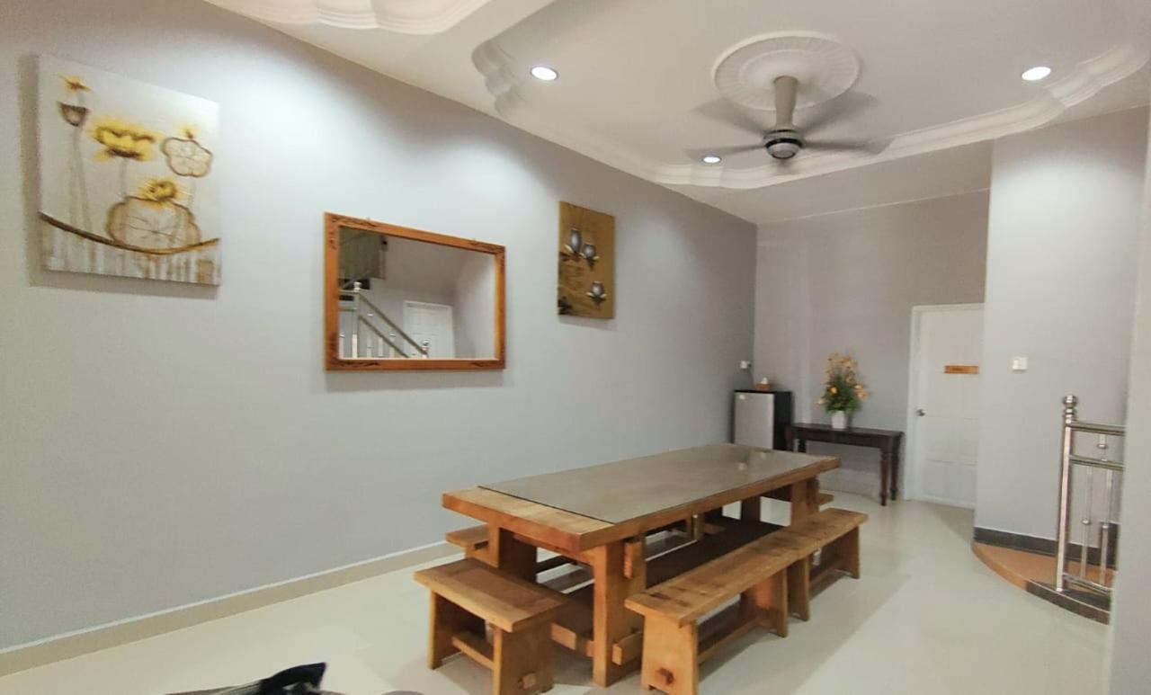 קואלה טרנגאנו Homestay Roma Suite מראה חיצוני תמונה